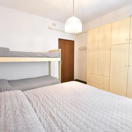 Adriatica Immobiliare - Aquileia 139 * Lido di Jesolo